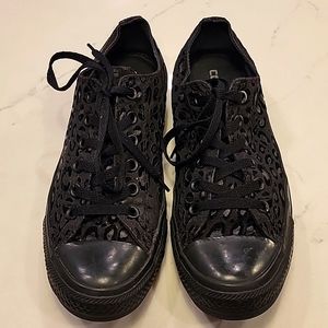 Converse Allstar black on black unisex Cheeta print size 10 W / 8 M sneakers